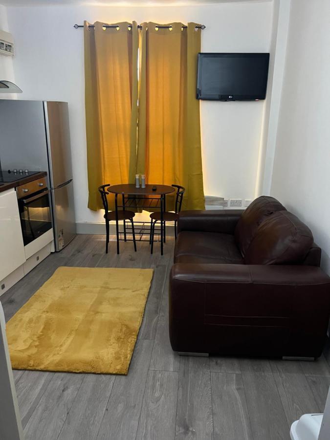 Ground Floor Two Bed Cairo Street Apartment Warrington  Exterior photo